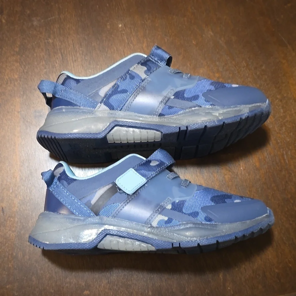Cat &‎ Jack Navy Camo Reese Light Up Sneakers Size 13